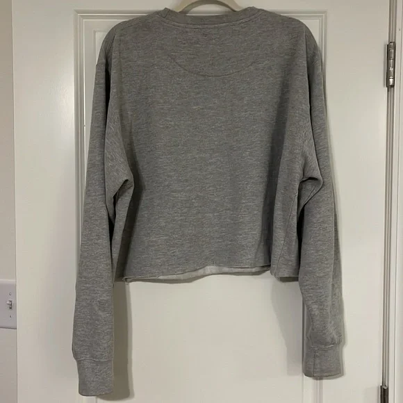 Cropped Boston Crewneck - Picture 2 of 3